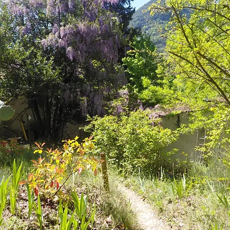 Holiday home Roulotte